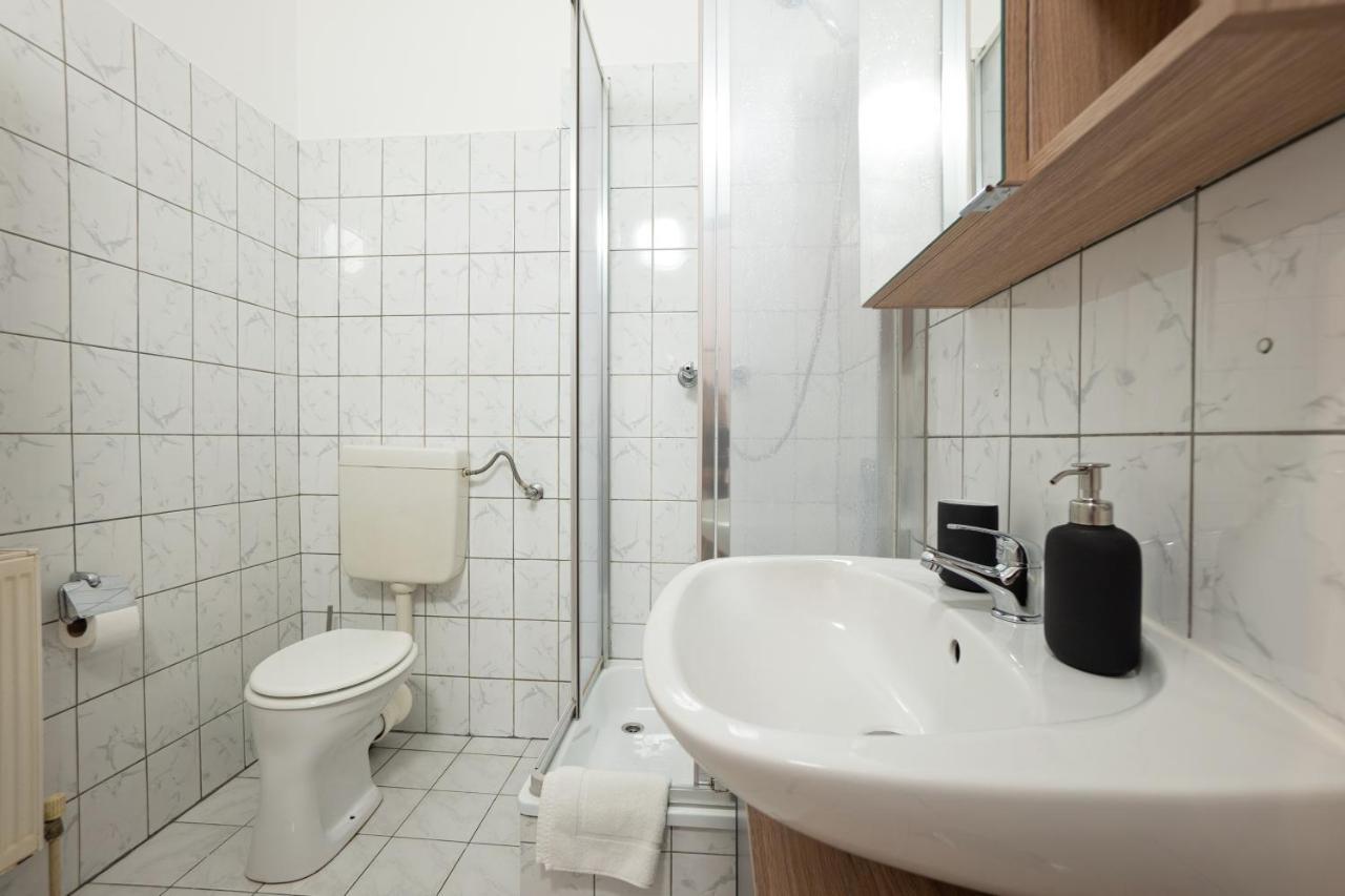 Lovely 1-Bedroom Apartment Next To Praterstern Vienna Luaran gambar