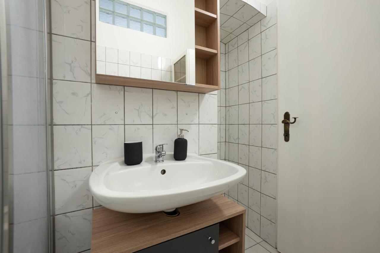 Lovely 1-Bedroom Apartment Next To Praterstern Vienna Luaran gambar