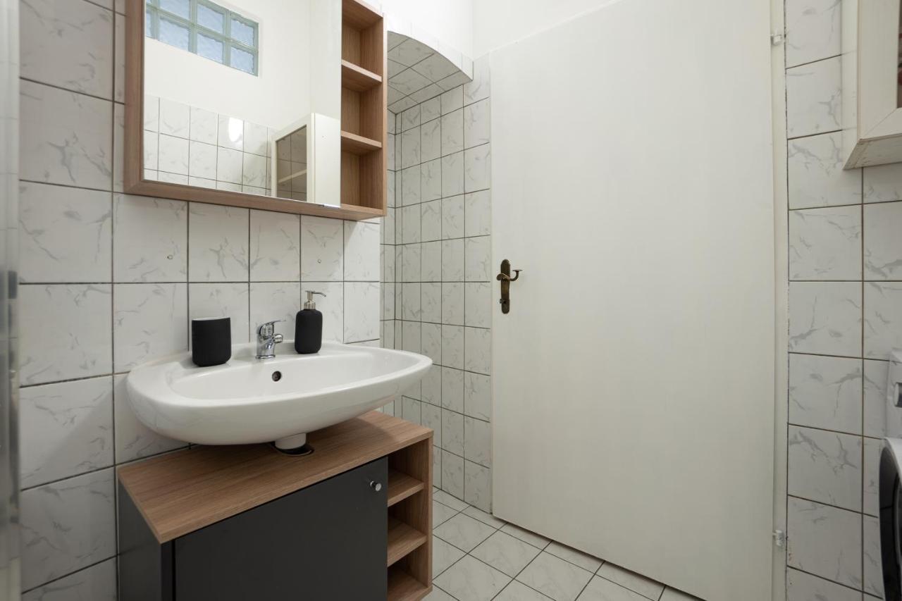 Lovely 1-Bedroom Apartment Next To Praterstern Vienna Luaran gambar