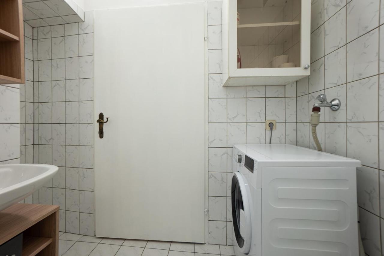 Lovely 1-Bedroom Apartment Next To Praterstern Vienna Luaran gambar